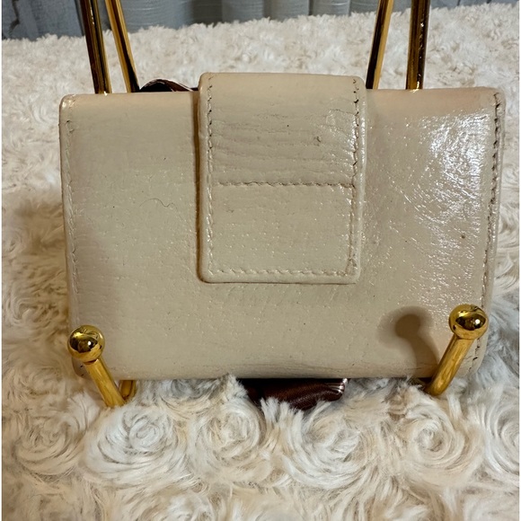 Gucci Logo Embossed key Holder - Picture 9 of 10